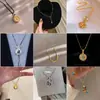 Colar de Design de Moda de Luxo Leve de Nicho para Mulheres 2025 Novo Elegante Colar de Alta Qualidade Corrente Simples e Versátil para a Clavícula