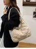 Bolso tote acolchado de nicho estilo coreano con gran capacidad, nueva moda 2026, bolso de hombro versátil para el día a día