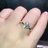 Anillo de diamantes de simulación de alta gama de seis garras para mujer, anillo de compromiso de moissanita para parejas, moda simple, anillo de boda al por mayor