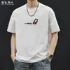 Camiseta Divertida Bordada Estilo Retrô Americano Manga Curta Masculina Verão 2026 Nova Tendência Solta Meia-Manga Casual