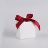 Caja pequeña de dulces de boda en blanco estilo europeo con cinta, caja de embalaje para regalo de fiesta de cumpleaños con lazo