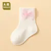 Meias de Algodão Penteado Estilo Coreano Ins para Bebê Menina, Primavera Outono, Novas, com Laço de Desenho Animado, Respiráveis, Absorventes de Suor, Meia até a Panturrilha, 2
