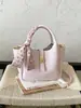 Bolsa de mão tipo balde de luxo para mulheres, nova bolsa de ombro da moda 2025, bolsa transversal casual minimalista de nicho para mulheres