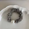 Círculo Intestinal de Perla de Alta Textura Combinación Perfecta Alta Elasticidad Clásico Adorno para la Cabeza de Mujer Elegante Elegante Tejido Suave Sin Pelo de Conejo Anillo para el Cabello