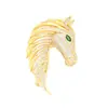 Nova Broche de Cabeça de Cavalo Dourado Fosco Estilo Chinês, Versátil e Versátil para Homens e Mulheres, Acessórios de Broche Incrustados com Pedras de Animais do Zodíaco