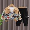 Ropa de bebé otoño estilo western solapa combinación de colores Abrigo cárdigan de mezclilla chaqueta de un año conjunto de tres piezas para bebé niño lote