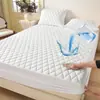 Funda de colchón europea y americana de talla internacional, alta elasticidad, protector de colchón impermeable, protector de colchón acolchado resistente a la suciedad, tamaño Queen
