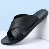 Sandálias rasteirinhas de tira cruzada masculinas Chinelos simples preto e branco Solado macio antiderrapante para uso externo Sapatos de praia Dropshipping