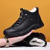 Sapatos de Algodão de Inverno com Veludo e Botas de Neve de Cano Alto Espessadas para Prevenir o Frio, Sapatos Esportivos Versáteis para Exterior, Estilo Britânico Dad Shoes