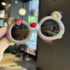 Óculos de Sol, Óculos de Sol, Protetor Solar de Férias Infantil, Proteção Solar, Óculos de Urso, Desenho Animado Fofo Personalizado, Morango Brincando, Crianças Fashion