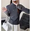 Tejido de punto con empalme de encaje en el puño y cuello alto, de moda otoñal e invernal, de nicho, color liso, para usar como base para mujeres