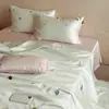 Edredón Delgado de Verano Fresco y Sedoso con Bordado de Conejito Estilo Coreano para Dormir, Lavable a Máquina