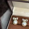 Aretes Dorados Color Café Claro con Perlas Cereza Grandes y Pequeñas Moca Mousse Lujo Suave Versátiles Elegantes Aretes de Nicho para Mujer