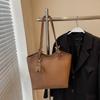 Bolso de mano sencillo de gran capacidad para mujer, bolso de hombro coreano informal, estilo transfronterizo, otoño 2024