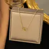 Accesorios Europeos y Americanos Collar de Acero de Titanio con Forma de Corazón para Mujer Nuevo Modelo 2026 Collar de Acero de Titanio con Forma de Corazón y Perlas Redondas de Alta Gama Lujo Ligero Nicho