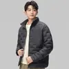 Chaqueta de plumón 90% plumón de pato para deportes al aire libre, resistente al viento, acolchada, corte holgado, cuello alto, abrigo de invierno, chaqueta de plumón ligera para hombre