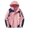 Chaqueta exterior 3 en 1 estilo Luotuo para mujer, abrigo de montañismo a prueba de viento e impermeable, ropa de trabajo para hombre al por mayor