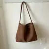 Nueva colección de principios de otoño de 2026: bolso tote tejido de patrón simple, elegante y moderno estilo coreano, perfecto para ir al trabajo, con un diseño único y alto atractivo estético
