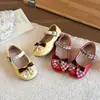 Sapatos de Couro Lisos para Meninas 2026 Nova Coleção Primavera e Verão Sapatos de Couro Infantis Fofos com Laço Estilo Princesa Sapatilhas Modernas