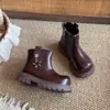 Botas Curtas para Meninas Estilo Britânico Botas Martin Outono/Inverno 2026 Novas Botas Infantis Sola Macia Outono Crianças de Médio a Grande Algodão de Duas Camadas