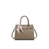 Bolsas Femininas 2026 Nova Coleção Primavera e Verão Crossbody Couro Genuíno Bolsa Feminina Luxo Leve Bolsa Platina Grande Capacidade Bolsa para Mãe