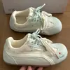 Novo Estilo Tênis de Treino Alemão Feminino, Design Único, Versátil para Primavera e Outono, Sapatos Casuais Bordados Verde Claro, Venda Direta no Atacado da Fonte
