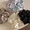 Goma para el pelo grande de satén brillante color crema para mujer, Lazo para el pelo de alta gama, Accesorio para el pelo elegante de color liso