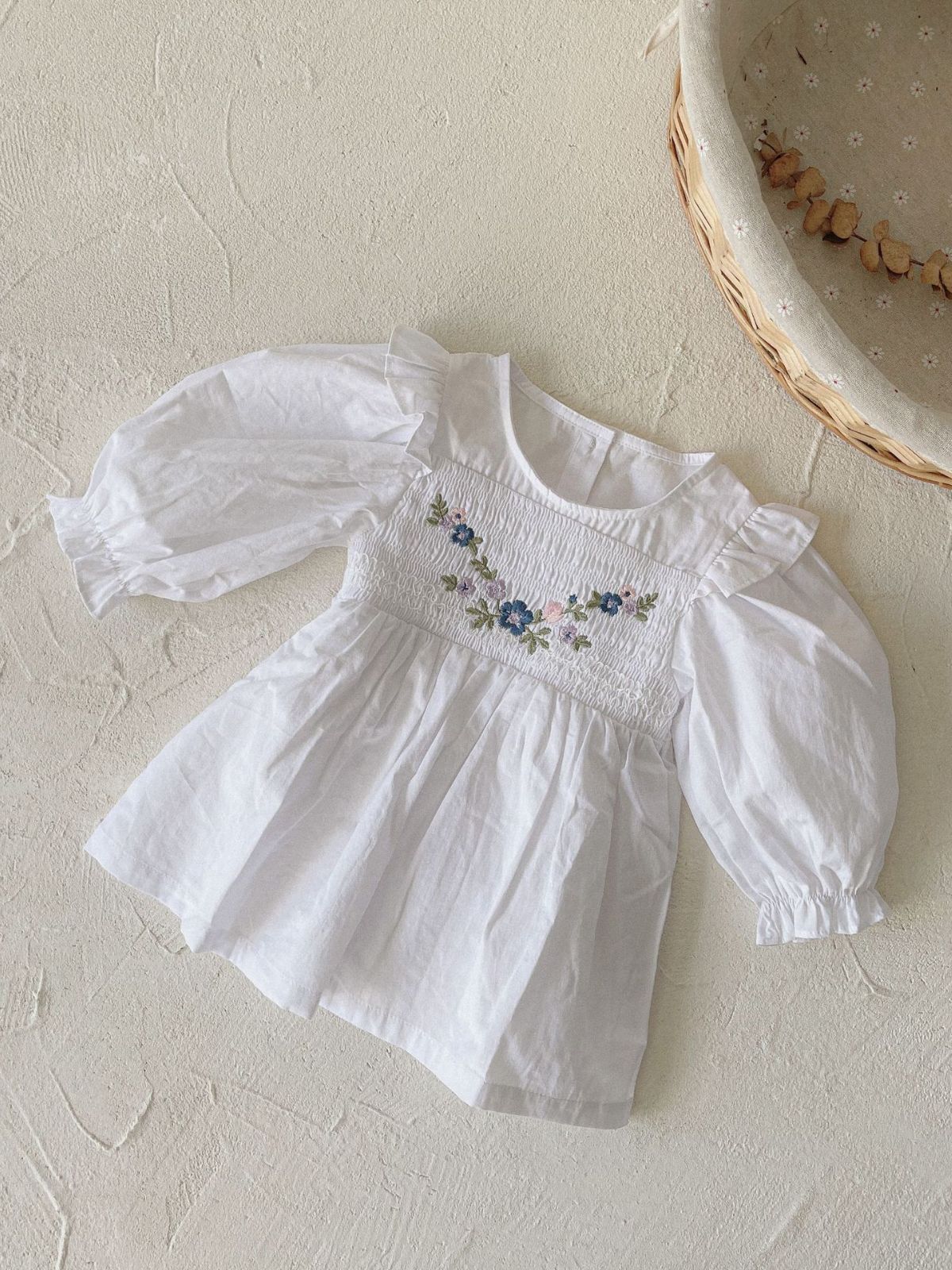 0智贝主图女童精致花朵刺绣打揽飞袖甜美公主连衣裙女宝宝儿童秋