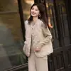 Ropa Exterior Versátil y Rejuvenecedora en un Pequeño Estilo Chanel, Moda de Invierno y Elegante Chaqueta Chaleco de Felpa Imitación Borrego