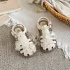 Sandalias Cerradas para Niñas 2026 Verano Nuevas Florales de Princesa Dulces Sandalias para Niños Antideslizantes de Suela Suave Zapatos de Playa