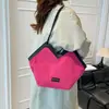 Bolsa Tote de Ombro Grande Capacidade Elegante Versátil Moda Outono 2026 de Nicho de Alto Padrão para o Dia a Dia
