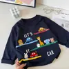 Camiseta fofa de manga comprida! Nova blusa de moletom com gola careca estilo cartoon japonês para primavera, top moderno para bebês