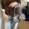 Bolso de mano con remaches estilo coreano, bolso de hombro, gran capacidad, adecuado para ir al trabajo, versátil, moderno y perfecto para un look elegante