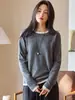 Suéter de Lã 100% com Costura Colorida Contrastante Falso Duas Peças Feminino Gola Redonda Manga Longa Pulôver Versátil Camisa de Base Tricotada