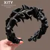 Faixa de Cabeça de Aba Larga Que Faz o Rosto Parecer Menor~ Faixa de Cabelo com Ruffles e Strass com Dentes de Pente para Mulheres, Design de Coroa Alta Que Faz o Rosto Parecer Menor, Acessório de Cabelo Versátil