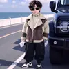 Amazon Comercio Exterior Transfronterizo Europa y América Hombres Mujeres Niños Otoño Invierno Nueva Chaqueta Patchwork de Cuero Sintético Abrigo con Piel Integrada