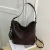 Bolsa de Palha Grande Capacidade Feminina 2026 Nova Casual Simples Ombro Transversal Versátil para o Dia a Dia Bolsa Saco
