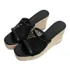 Meia-calça Wedge 2025 Verão Sapatos Femininos Sandálias de Salto Alto com Recortes em Tela Bico Quadrado Sandálias de Palha com Solado Grosso Abertas Chinelos