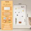 El tablero perforado de metal engrosado de IKEA se puede fijar magnéticamente a la pared, sirviendo como un estante de almacenamiento sin borde y se puede fijar magnéticamente