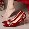 Zapatos de Boda para Mujer Zapatos de Novia Tacones Altos 2026 Nuevo Estilo Stiletto Vestido Chino Xiuhe Zapatos de Boda Brindis Dos Usos No Cansan los Pies