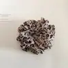 Scrunchie Leopardato Estiloso Retro Extra Grande para Mulheres, Elástico Versátil Chic Preguiçoso para Coque com Acabamento de Luxo