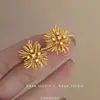 Pendientes de Flor de Gota de Diamante de Aguja Plateada Versátiles Simples de Gama Alta Pendientes de Nicho Temperamento Pendientes de Moda Wholesale Mujeres