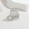 Anel Geométrico Plissado Coração Popular de Aço Inoxidável da Amazon Estilo Ins Feminino Nicho Luxo Acessível Anel de Ouro de Ponta