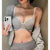 Sutiã Esportivo Feminino Sexy Sem Aro Letras Peitos Anti-queda Estilo Esportivo Mostruário de Roupas Íntimas