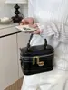 Bolso de Mujer de Gama Alta de Nicho 2026 Nuevo Primavera Versátil Retro Bolso Cruzado Bolso de Mano de Gamuza Bolso Cubo