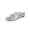 Han Feng Estilo Fresco Lazo Piel de Oveja Interior Aumento de Altura Zapatos Mueller 2024 Verano Tacón Medio Lentejuelas Combinación de Colores Pantuflas Baotou para Mujer