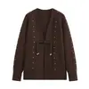 Nuevo cárdigan de punto de estilo nacional chino con detalles de botón y remaches, nueva moda otoño e invierno, chaqueta suéter versátil holgada adelgazante para mujer