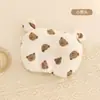 Almohada Moldeadora Anti-Cabeza Excéntrica para Bebé Almohada Correctora Venta al por Mayor Almohada Pequeña para Recién Nacido Lindo Dibujo Animado Crepé Universal para Todas las Estaciones