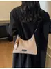 Bolsa Retro Fosca Transfronteiriça para Mulheres, Grande Capacidade, Nova Bolsa de Ombro Transversal de Nicho Outono/Inverno 2026, Bolsa de Ombro para o Dia a Dia
