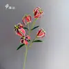 Lirios de fuego multiflorales, flores artificiales, arreglos florales para bodas de hotel, flores de seda para la decoración del ambiente del banquete de boda y compromiso